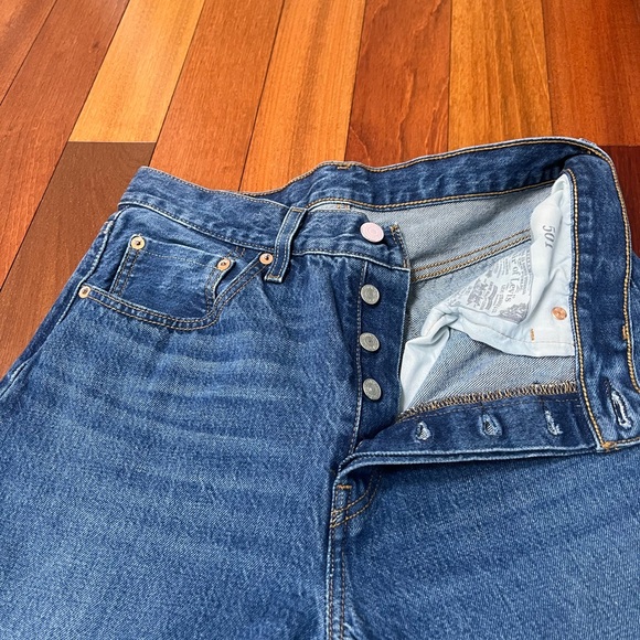 Levi’s 501 Original Fit Women’s Jeans | High Rise | Pink Tab | 30x30 - Picture 3 of 4